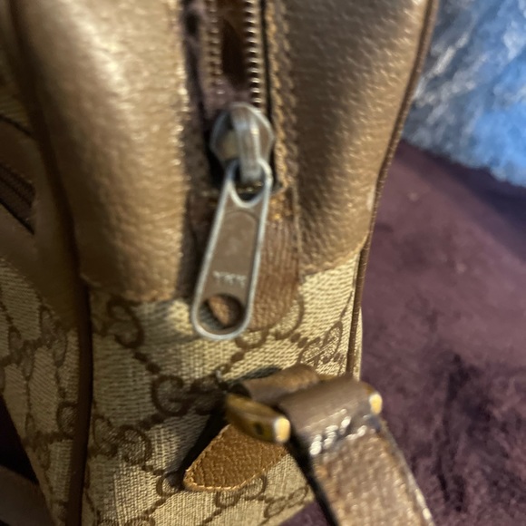 Authentic Vintage Gucci Cross Body”Beautiful preloved please look at all photos. - Picture 10 of 12